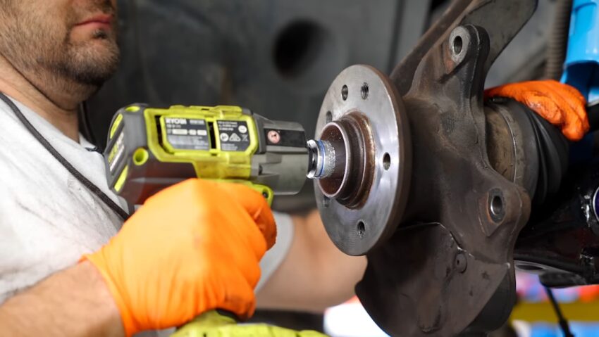 Photo hybrid car repair